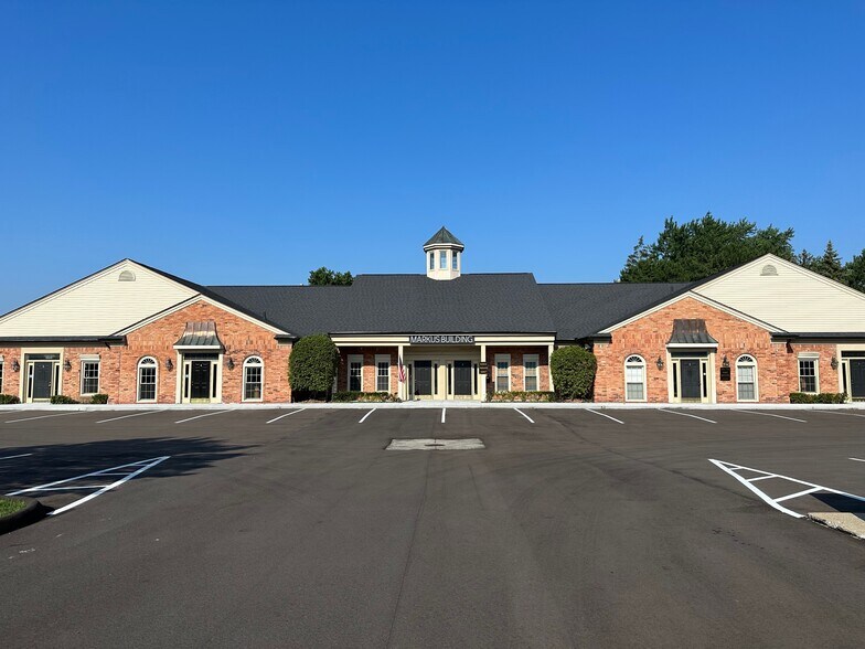 46401 Romeo Plank Rd, Macomb Township, MI à louer - Photo du bâtiment - Image 1 de 21