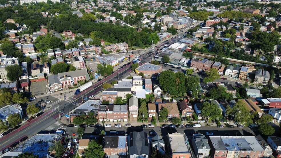 3044 Young Ave, Bronx, NY à vendre - Photo du bâtiment - Image 3 de 3