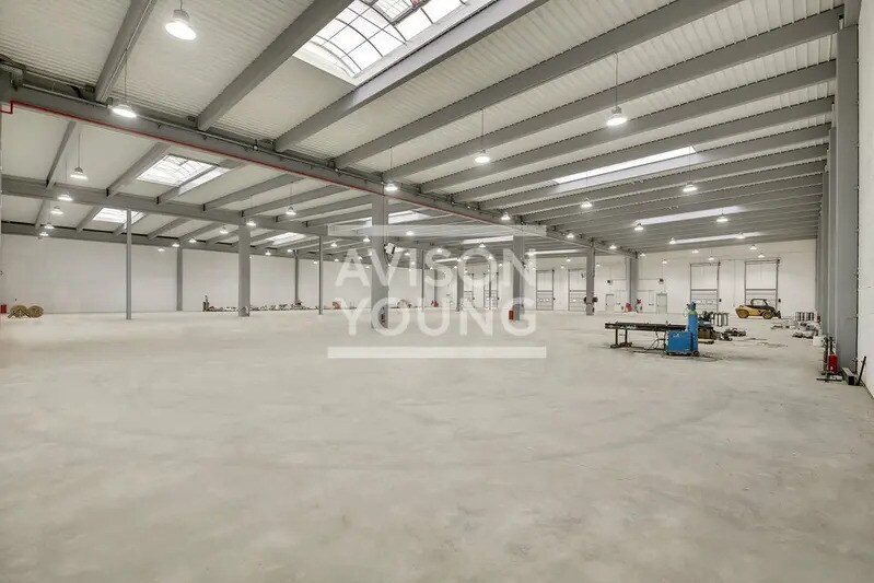 Flex in Tremblay-en-France for lease - Interior Photo - Image 3 of 5