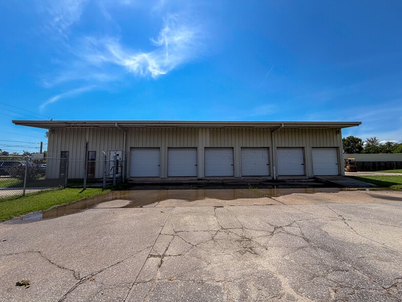 2337 Industrial Dr, Panama City, FL for sale - Building Photo - Image 1 of 11
