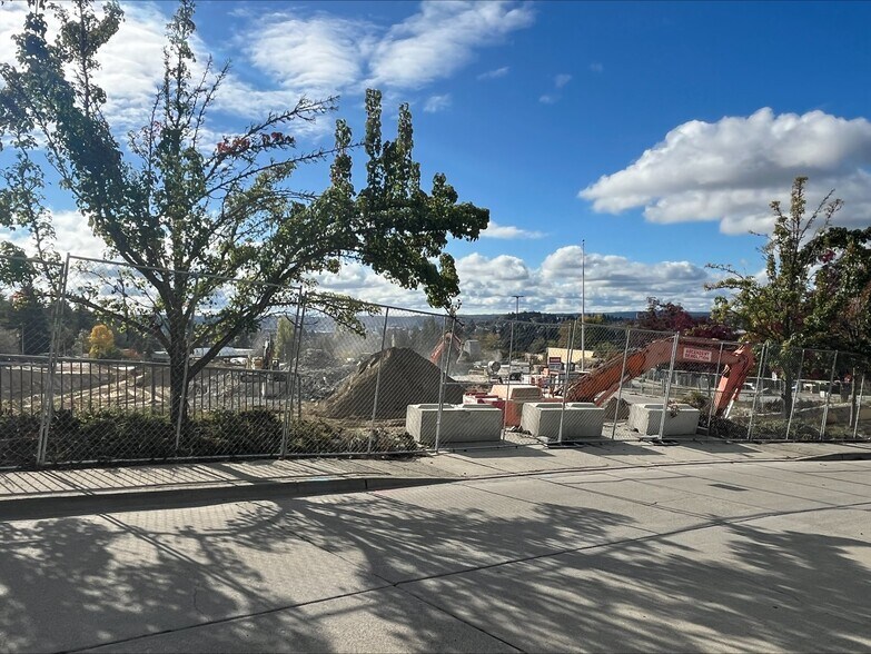 2520 Cherry Ave, Bremerton, WA à vendre - Photo du bâtiment - Image 2 de 4