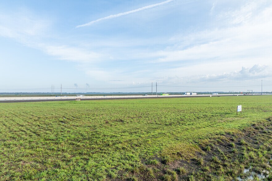 8590 Industrial Parkway, Beaumont, TX à louer - Photo principale - Image 1 de 1