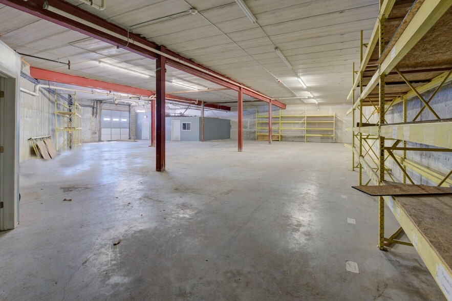555 Atwood Ave, Cranston, RI for lease - Building Photo - Image 3 of 13
