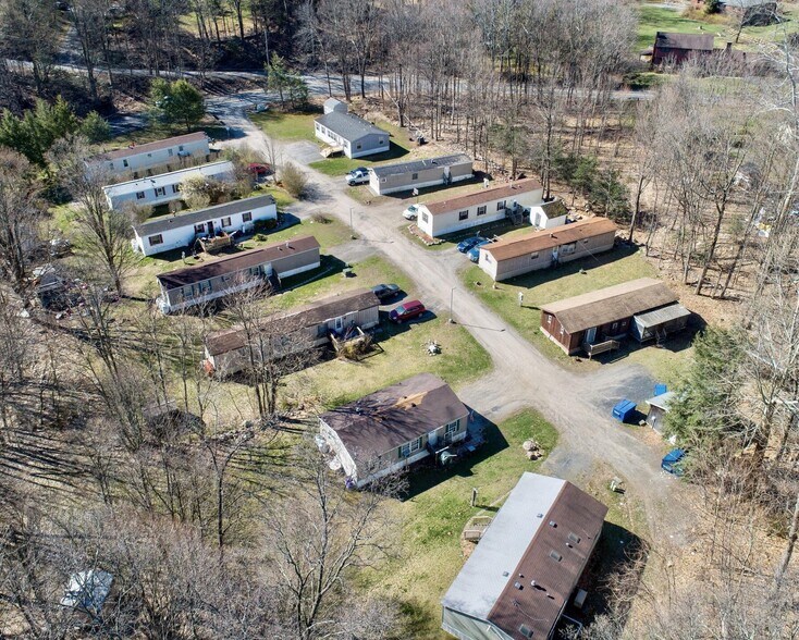 670 Granite Rd, Kerhonkson, NY à vendre - Photo du bâtiment - Image 3 de 9