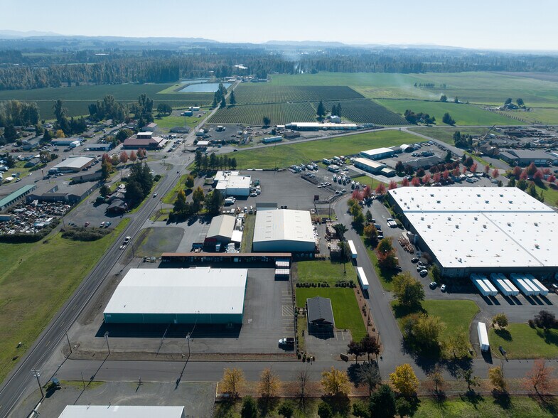 873 Willamette Ave, Stayton, OR à vendre - Photo du bâtiment - Image 3 de 10