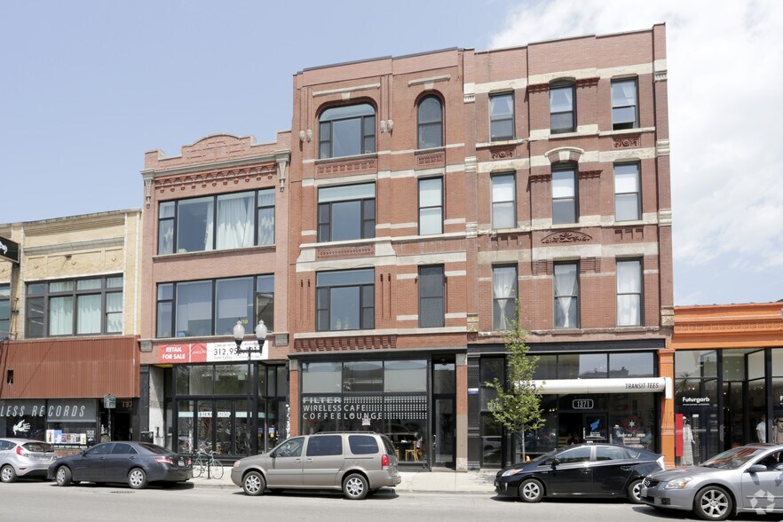 1373-1375 N Milwaukee Ave, Chicago, IL à louer - Photo du bâtiment - Image 2 de 4