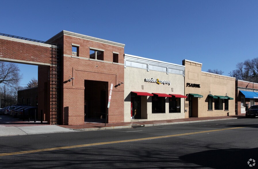 1825 Wisconsin Ave NW, Washington, DC à louer - Photo du bâtiment - Image 3 de 5