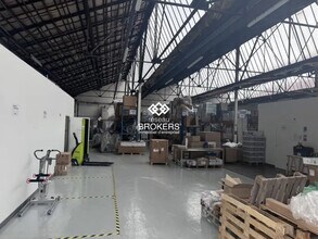 Industrial in Pantin for lease Interior Photo- Image 2 of 5