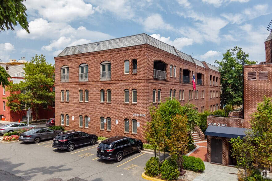 2170-2176 Wisconsin Ave NW, Washington, DC à louer - Photo du bâtiment - Image 1 de 35