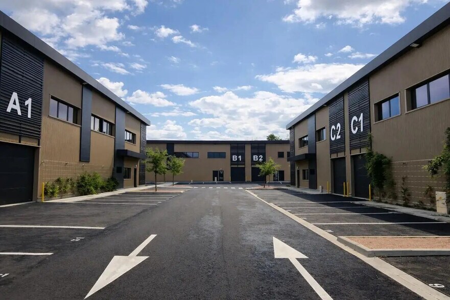 7 Rue Benjamin Franklin, Launaguet à louer - Photo du bâtiment - Image 2 de 9