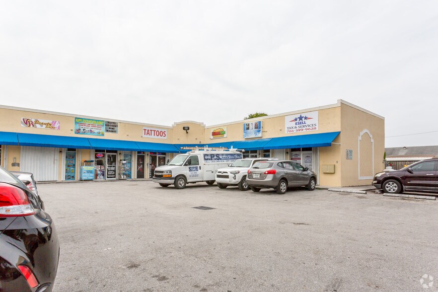 499 W 23rd St, Hialeah, FL à vendre - Photo du bâtiment - Image 2 de 5