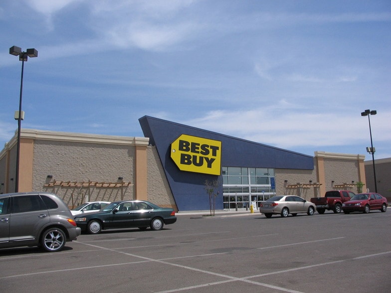 520-580 E Danenberg Dr, El Centro, CA for lease - Building Photo - Image 2 of 4