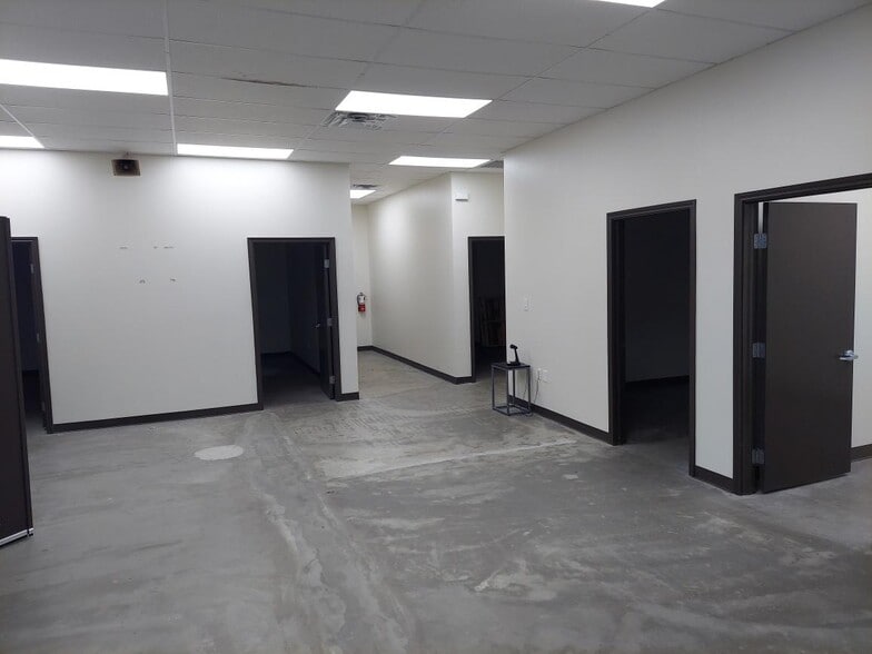 5446 1st St, Katy, TX for lease - Interior Photo - Image 3 of 13