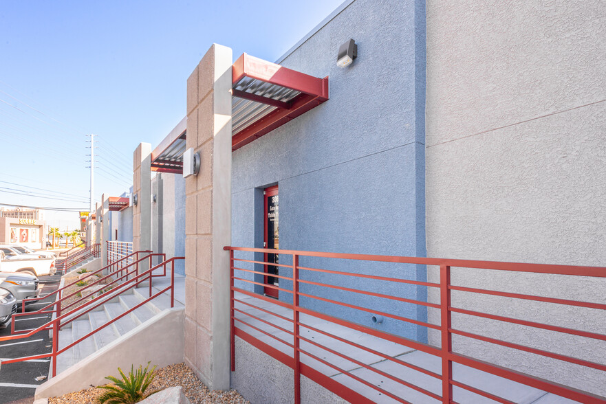 3060 S Highland Dr, Las Vegas, NV for lease - Building Photo - Image 1 of 5