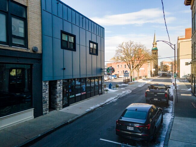 More details for 140 Clinton St, Schenectady, NY - Retail for Lease