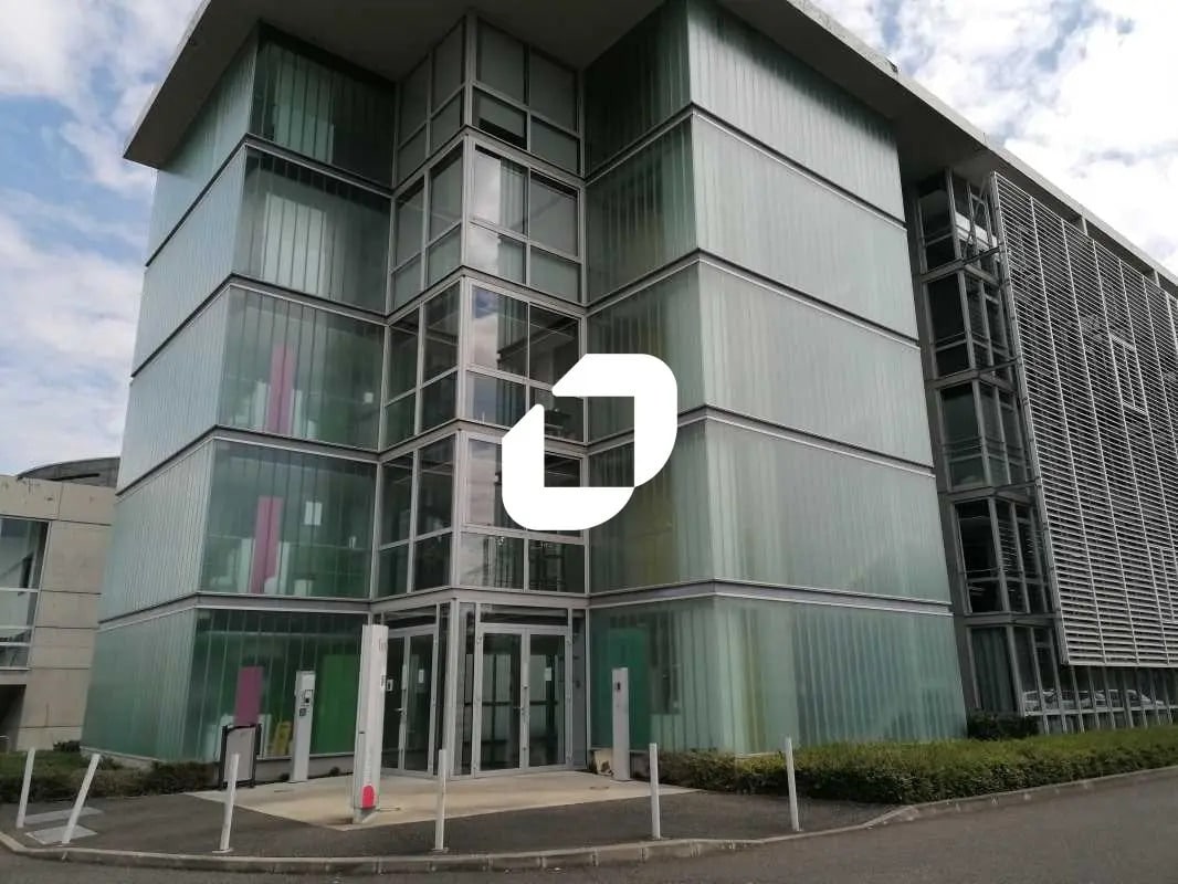 Office in Mérignac for lease Building Photo- Image 1 of 14