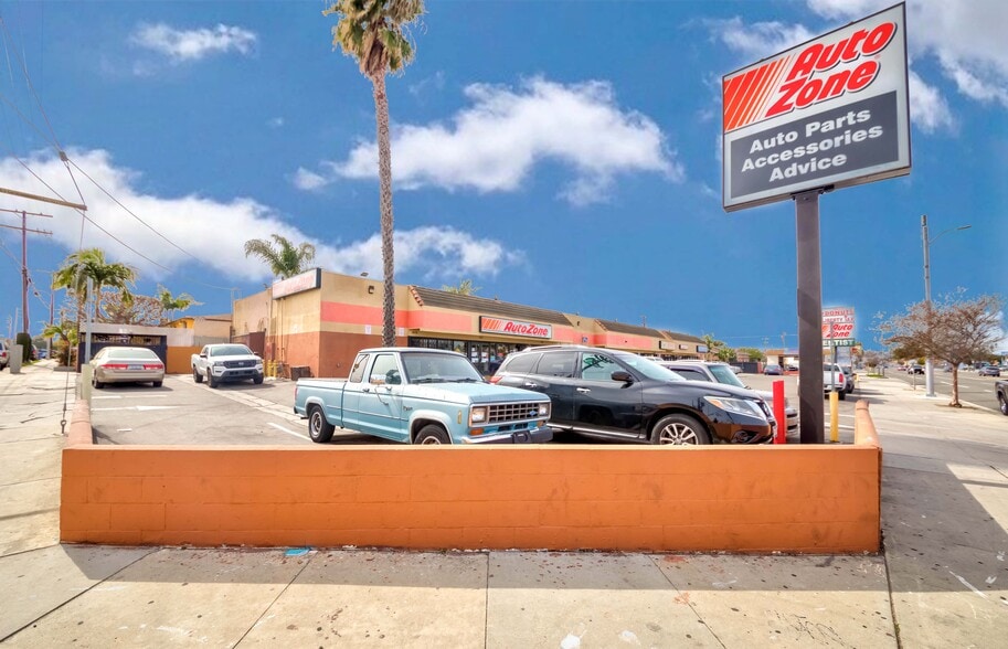 404-414 W Pacific Coast Hwy, Wilmington, CA for lease - Building Photo - Image 3 of 3