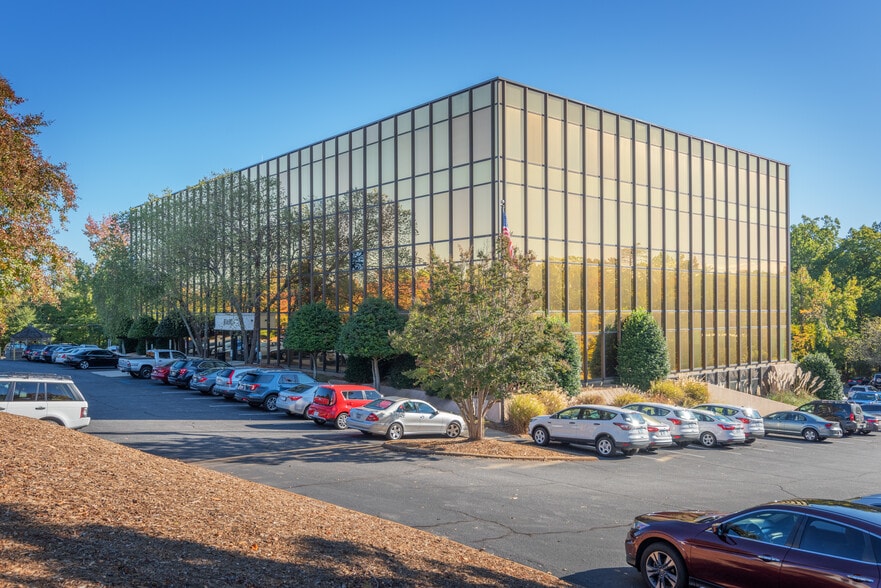 33 Villa Rd, Greenville, SC for lease - Primary Photo - Image 1 of 1