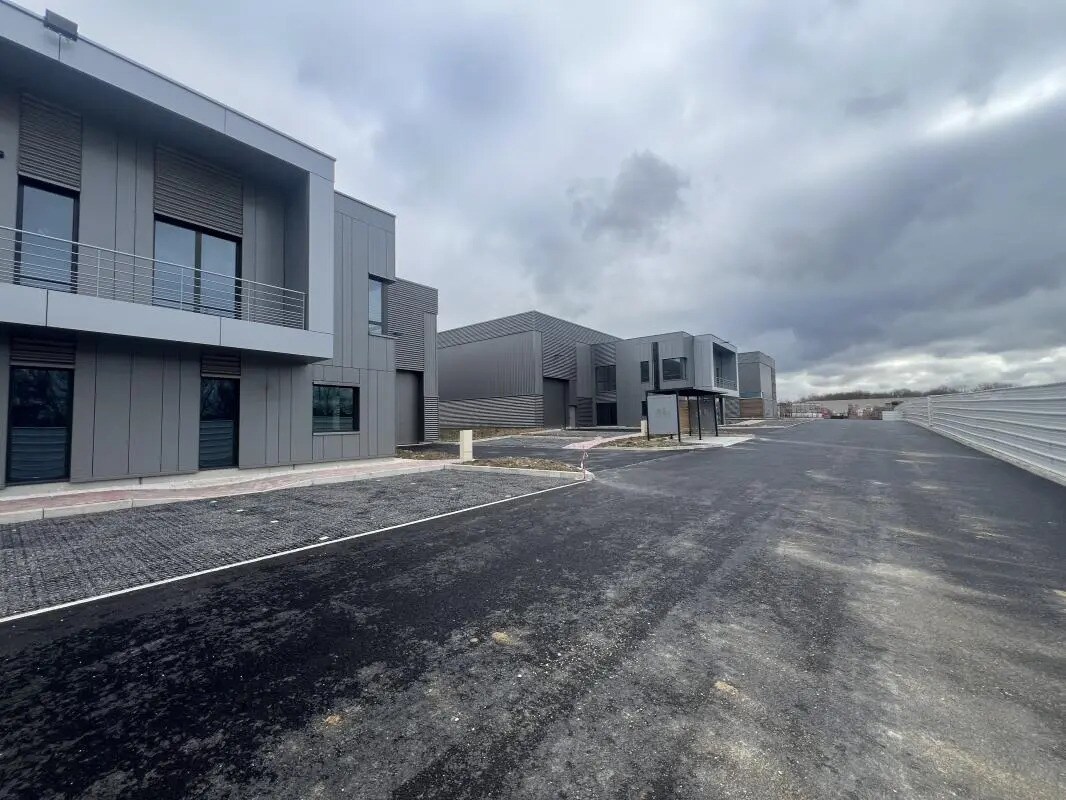 Rue Du Poteau, Courtry for lease Building Photo- Image 1 of 7