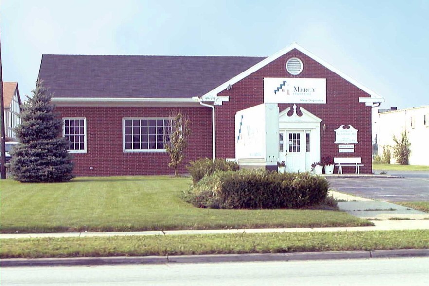 3232 Navarre Ave, Oregon, OH for sale - Building Photo - Image 1 of 1