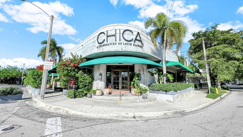 5400 NE 4 Ct, Miami, FL à louer - Photo du bâtiment - Image 3 de 34