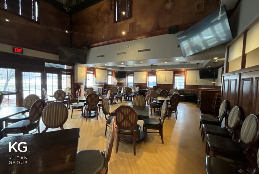 4868 IL Route 83, Long Grove, IL à vendre - Photo intérieure - Image 3 de 4