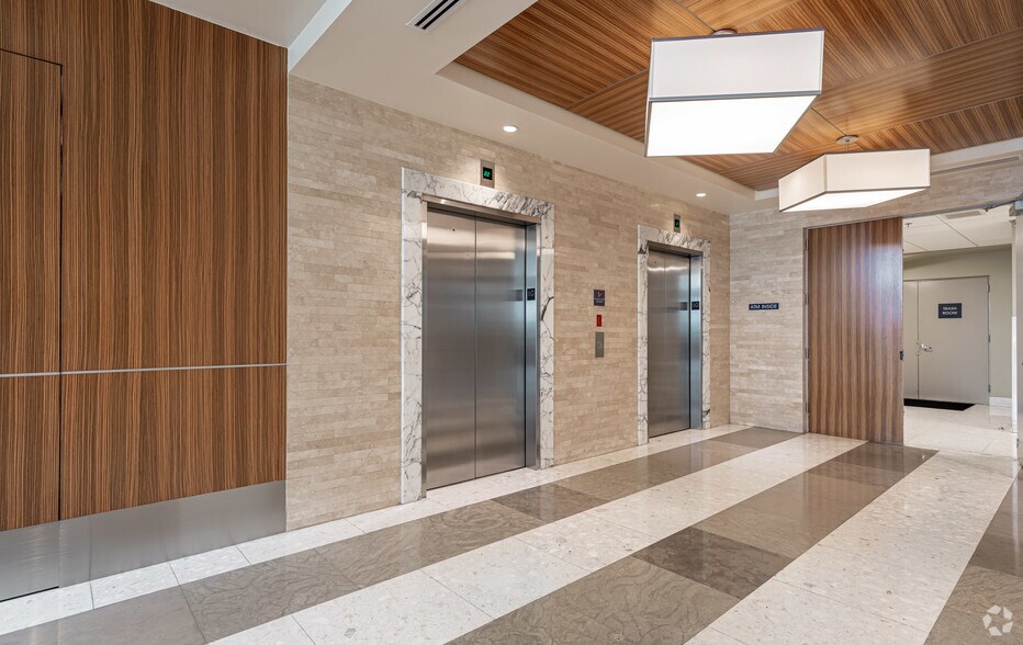 175 SW 7th St, Miami, FL à vendre - Photo intérieure - Image 3 de 220