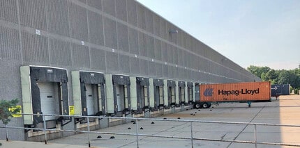 27501 Hildebrandt Rd, Romulus, MI for lease Interior Photo- Image 2 of 14