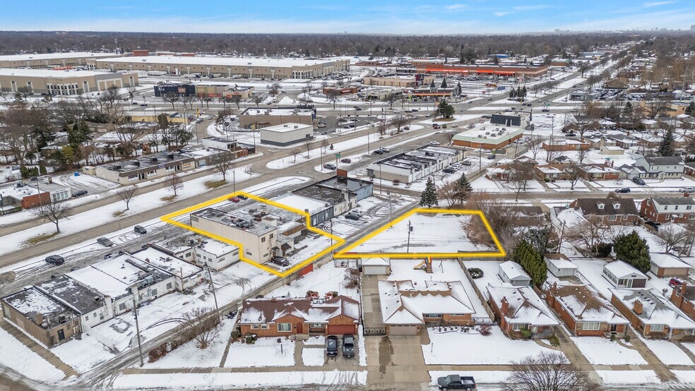 20927 Kelly Rd, Eastpointe, MI à vendre - Aérien - Image 2 de 5