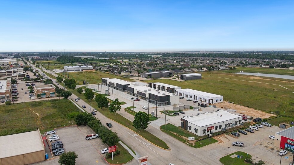 2715 N Mason Rd, Katy, TX for lease - Building Photo - Image 3 of 13