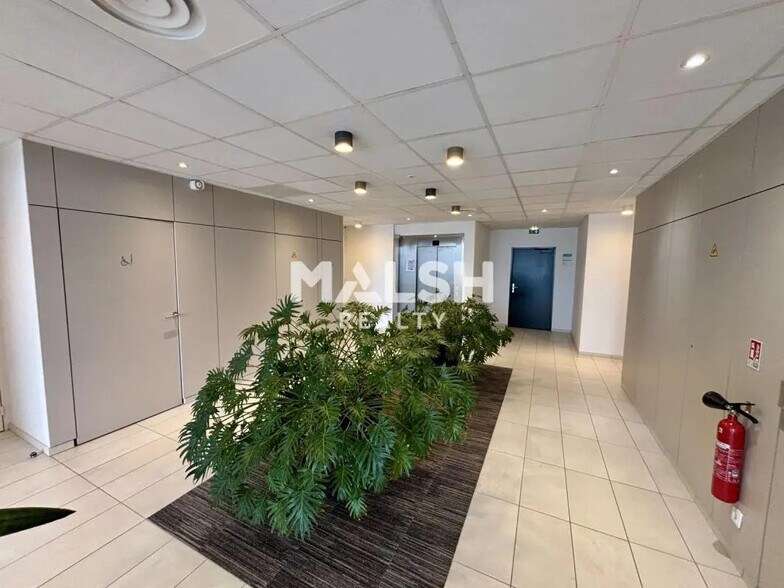 Bureau dans Lyon à vendre - Hall d’entrée - Image 2 de 12