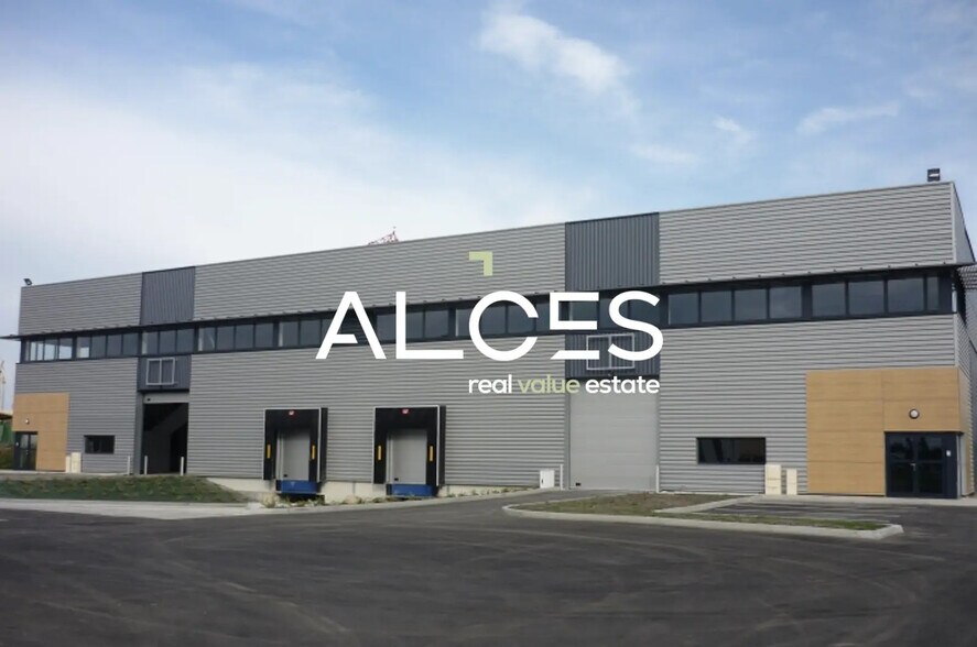 Bureau dans Saint-Jean-d'Illac à louer - Photo du bâtiment - Image 1 de 4