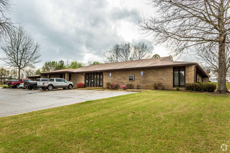 1893 Cliff Gookin Blvd, Tupelo, MS à vendre - Photo principale - Image 1 de 1