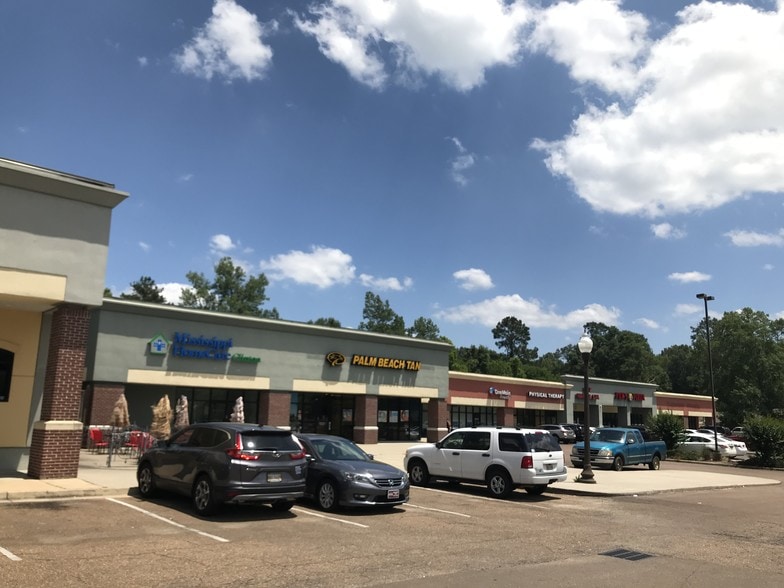 717-747 Clinton Pky, Clinton, MS for lease - Building Photo - Image 3 of 4