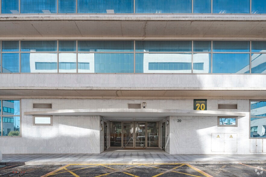 Avenida Sur de Barajas, 20, Madrid, Madrid à louer - Photo du bâtiment - Image 3 de 23