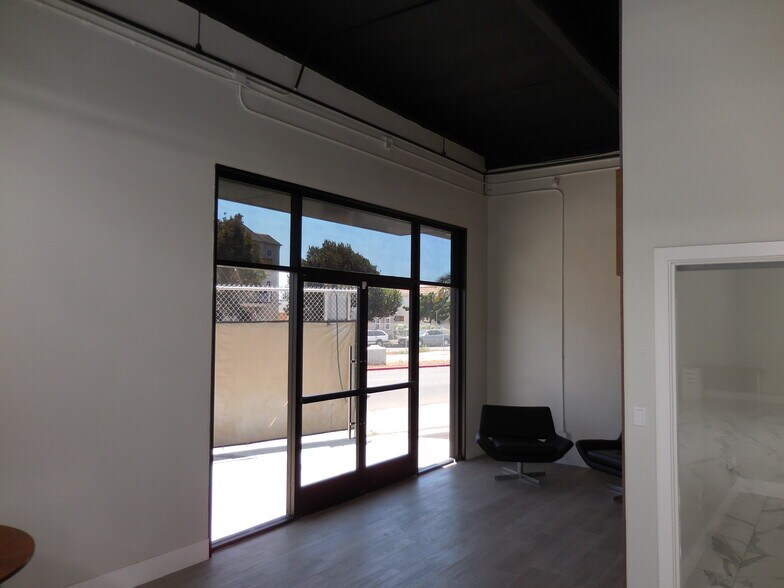 1439 Plaza Del Amo, Torrance, CA à vendre - Photo du bâtiment - Image 3 de 25