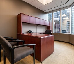 200 King St W, Toronto, ON M5H 3T4 - Office for Lease | LoopNet Canada