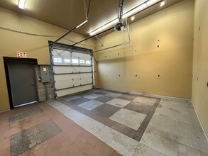 12815 Canyon Rd E, Puyallup, WA à louer Photo intérieure- Image 1 de 15