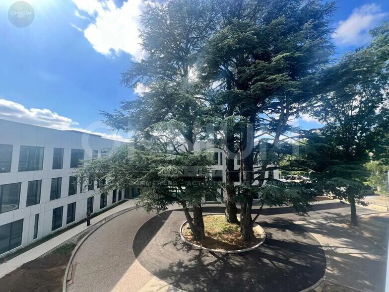 Office in Limonest for sale - Building Photo - Image 3 of 17