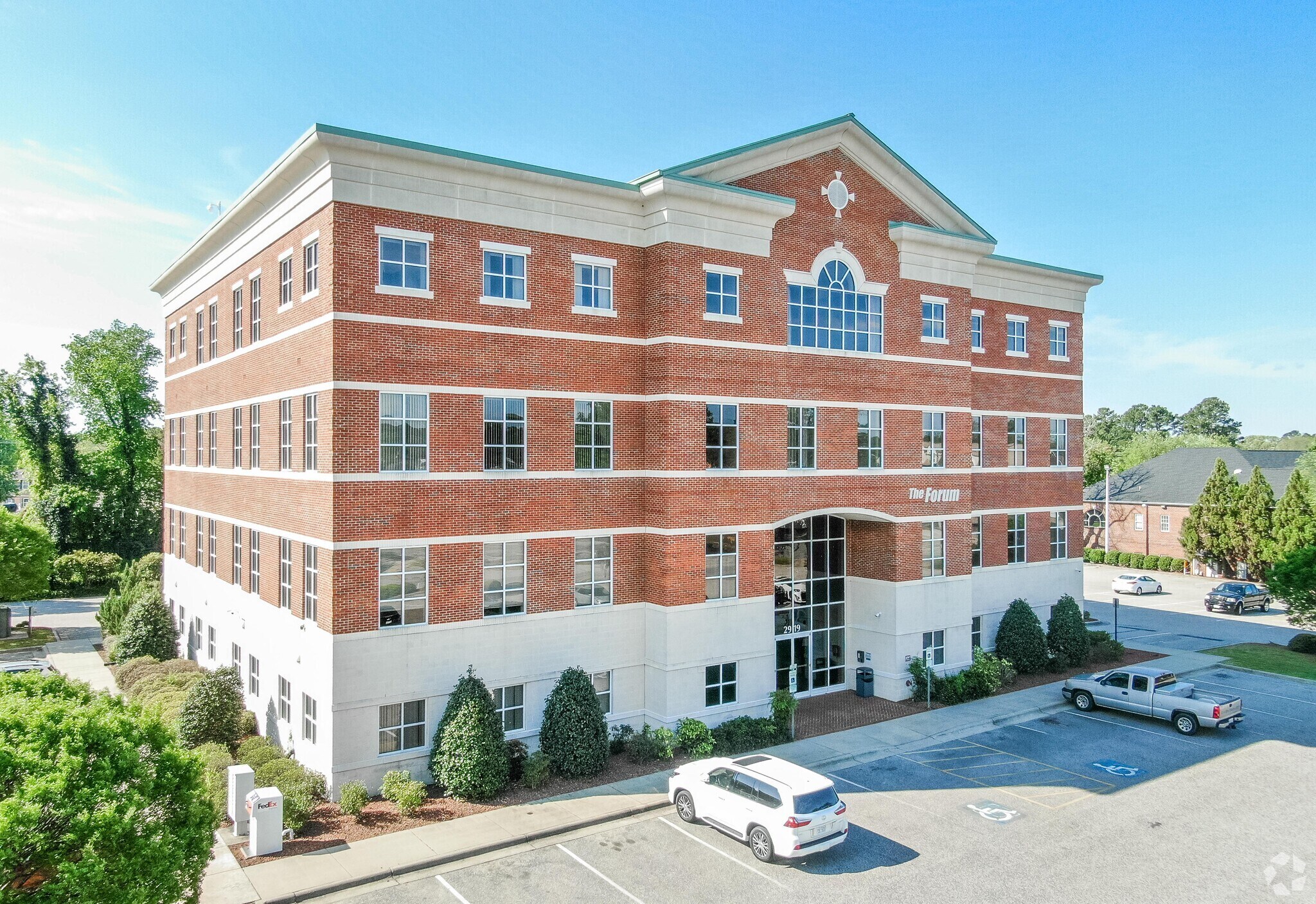 2919 Breezewood Ave, Fayetteville, NC à vendre Photo principale- Image 1 de 18