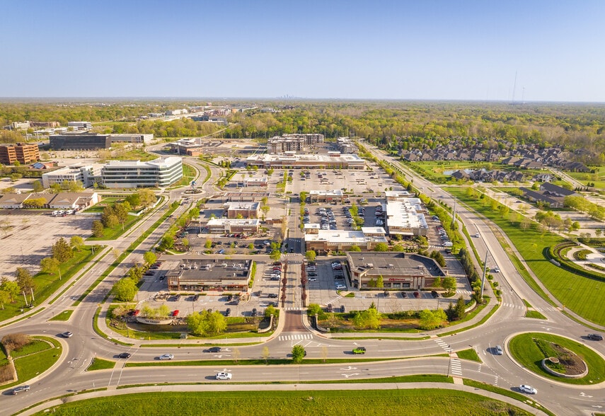 11503 Spring Mill Rd, Carmel, IN for lease - Building Photo - Image 2 of 5