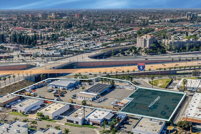 Plus de détails pour 1900 S Lewis St, Anaheim, CA - Terrain à louer