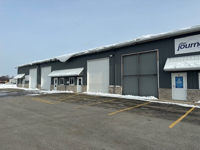 1303 S Schoolhouse Rd, New Lenox, IL for lease - Building Photo - Image 2 of 10