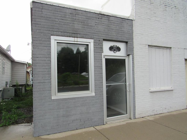 107 E Main St, Sophia, WV for sale - Building Photo - Image 1 of 1