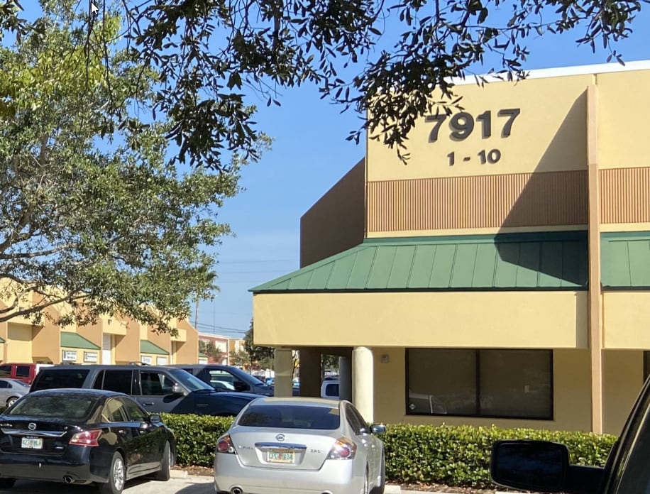 7917 SW Jack James Dr, Stuart, FL for lease Primary Photo- Image 1 of 4