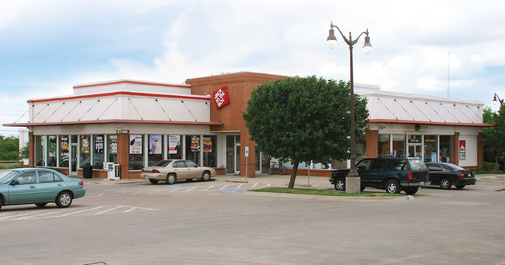 103 N Main St, Keller, TX à louer Photo du bâtiment- Image 1 de 6
