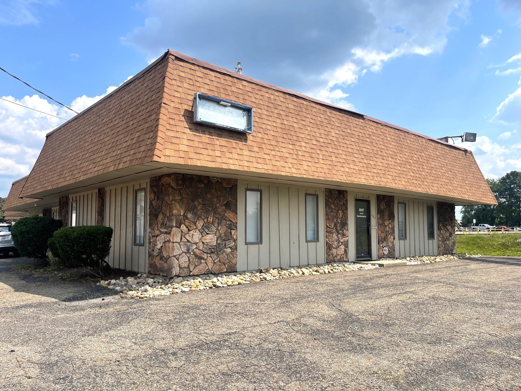 6947 Promway Ave NW, North Canton, OH à vendre Photo du bâtiment- Image 1 de 1