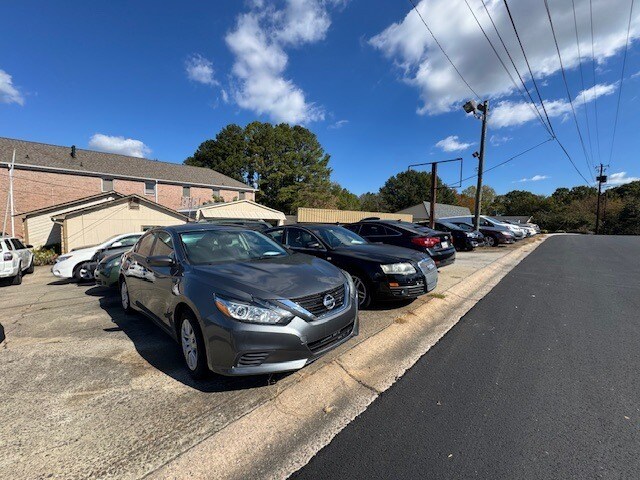 9745 Main St, Woodstock, GA à vendre - Photo du bâtiment - Image 2 de 6