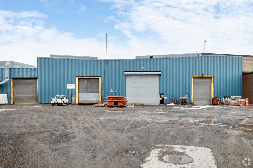 5745-5795 Pl Turcot, Montréal, QC à louer - Photo du bâtiment - Image 2 de 6