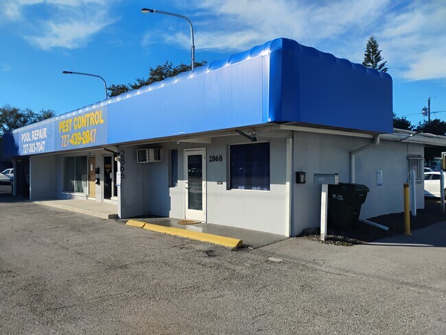 Plus de détails pour 2860-2868 E Bay Dr, Largo, FL - Bureau/Commerce de détail à louer